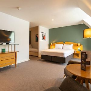 Standard Zimmer mit Kingsize-Bett